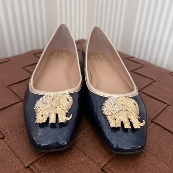 Lilly Pulitzer Blue Patent Leather Flats w/Jewel Gold Metal Elephant Detail 7.5 - Picture 6 of 8